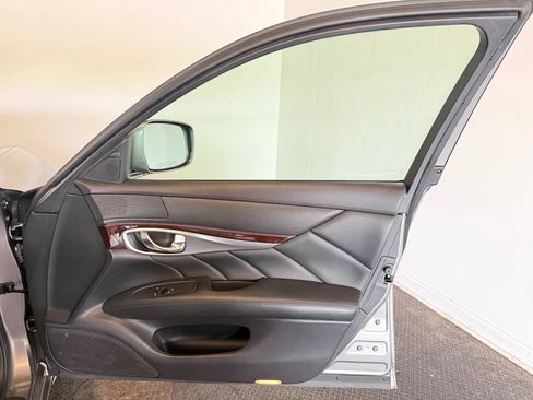Used 2011 INFINITI M37 x w/ Premium Pkg AWD/4WD image 29