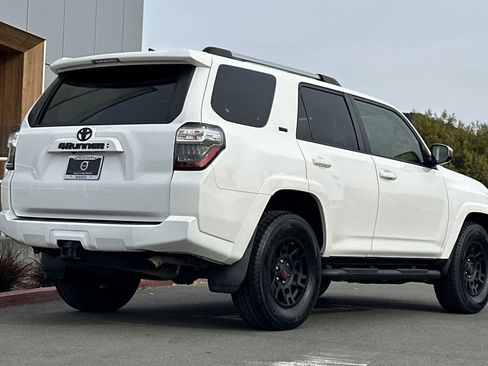 Used 2021 Toyota 4Runner SR5 image 2