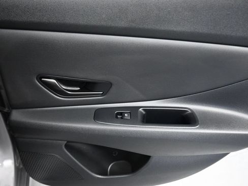 Used 2025 Hyundai Elantra SEL FWD image 38