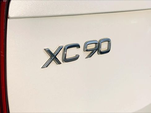 Used 2019 Volvo XC90 T5 Momentum w/ Protection Package Premier image 25