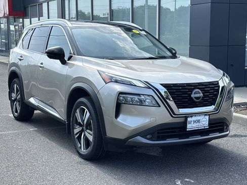 Certified 2022 Nissan Rogue SL image 2