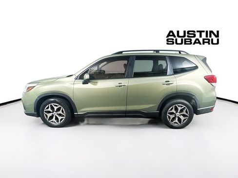 Used 2020 Subaru Forester Premium AWD/4WD image 4