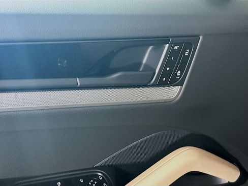 Certified 2026 Porsche Cayenne AWD/4WD image 19