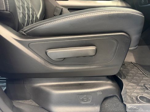 Used 2022 RAM 1500 Big Horn AWD/4WD image 25