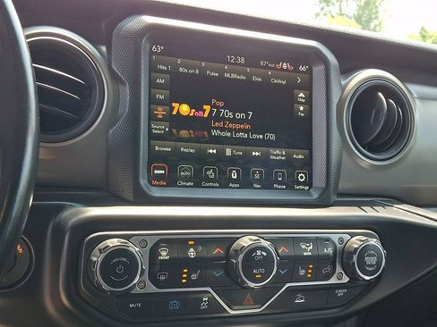 Used 2023 Jeep Wrangler Unlimited w/ Dual Top Group AWD/4WD image 24