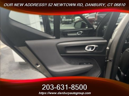 Used 2022 Volvo XC40 T5 R-Design AWD/4WD image 19