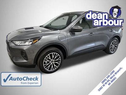 Used 2025 Ford Escape SE w/ Class II Trailer Tow Package