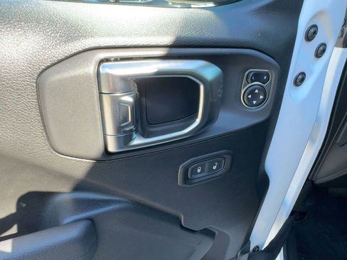 New 2025 Jeep Gladiator Sport image 12