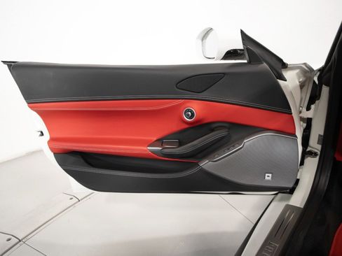 Used 2019 Ferrari Portofino image 38