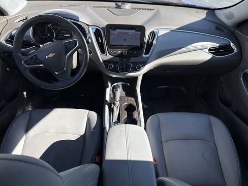 Used 2018 Chevrolet Malibu Premier w/ Premier Sun and Wheel Package FWD image 23