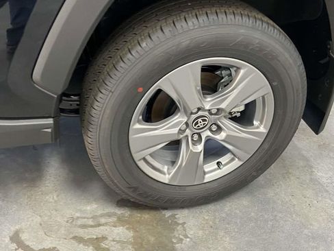 Used 2025 Toyota RAV4 XLE w/ Convenience Package image 9