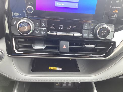 Certified 2023 Toyota Highlander XLE image 40