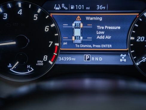 Used 2023 Nissan Frontier SV w/ SV Premium Package image 52