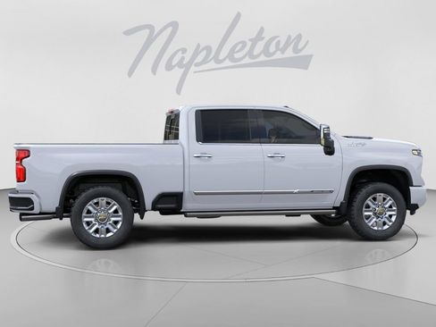 New 2026 Chevrolet Silverado 3500 High Country w/ High Country Premium Package AWD/4WD image 7