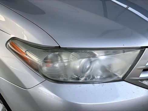 Used 2012 Toyota Highlander SE w/ Tow Pkg image 27