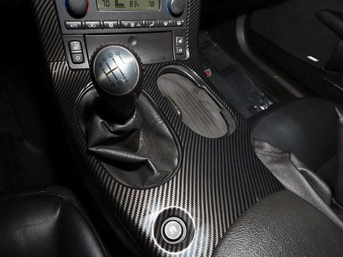 Used 2005 Chevrolet Corvette Coupe w/ Preferred Equipment Group RWD image 11
