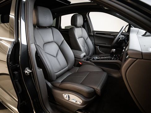Certified 2026 Porsche Macan S AWD/4WD image 29