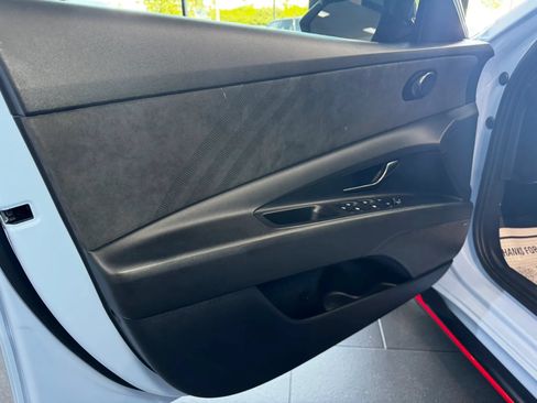 Used 2022 Hyundai Elantra N FWD image 19