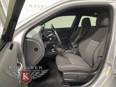 Used 2023 Dodge Charger SXT w/ Blacktop Package image 10