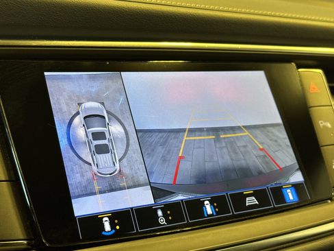 Used 2024 Buick Enclave Premium image 17
