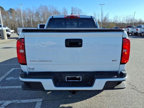 Used 2022 Chevrolet Colorado LT w/ LT Convenience Package image 4