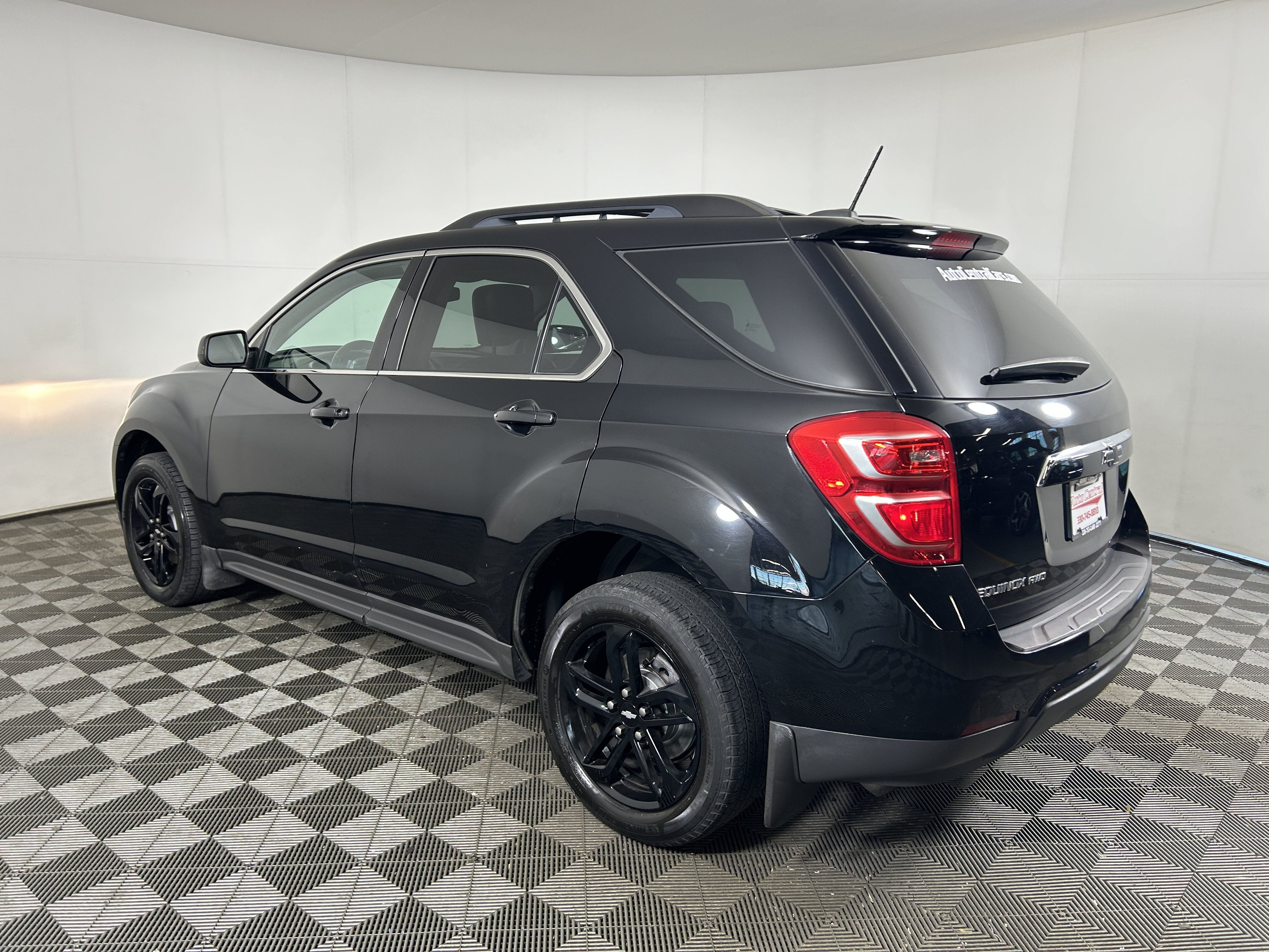 Used 2017 Chevrolet Equinox LT w/ Midnight Edition AWD/4WD image 6