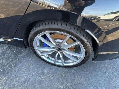 Certified 2024 Volkswagen Golf R image 27