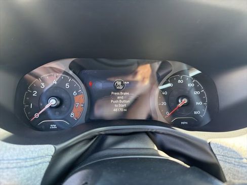 Used 2024 Jeep Compass Latitude image 14