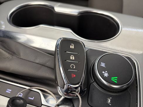 Used 2025 Chevrolet Blazer LT FWD image 24