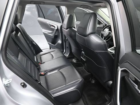 Used 2019 Toyota RAV4 Limited AWD/4WD image 33