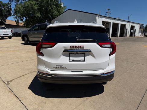 Used 2023 GMC Terrain SLT w/ LPO, Floor Liner Package FWD image 29