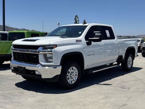 Used 2023 Chevrolet Silverado 2500 LT w/ Convenience Package AWD/4WD image 3
