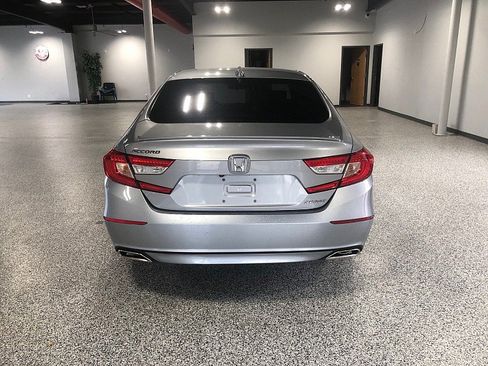 Used 2018 Honda Accord Sport image 3