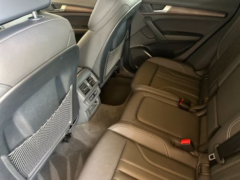 Used 2023 Audi Q5 e Premium w/ Convenience Package AWD/4WD image 4