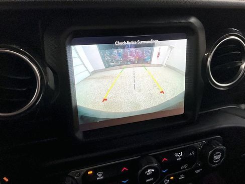 Used 2022 Jeep Wrangler Unlimited Sahara image 14