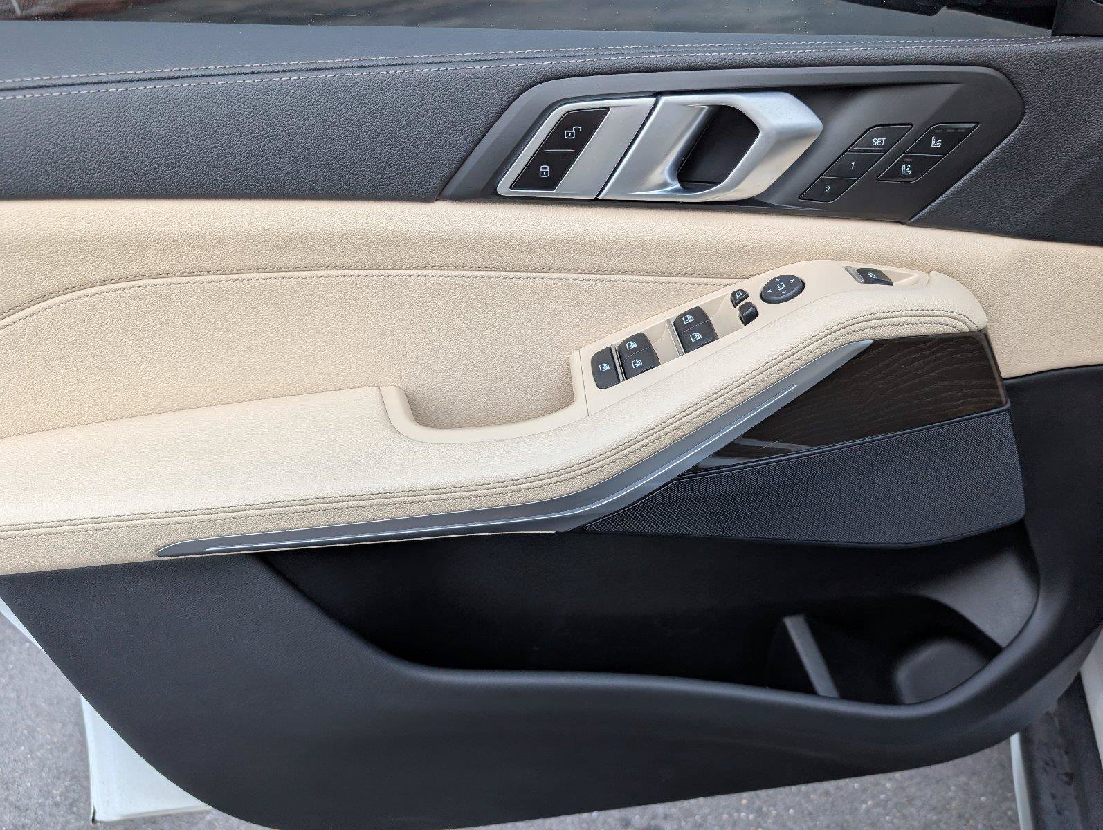Used 2022 BMW X5 sDrive40i w/ Luxury Seating Package RWD image 15
