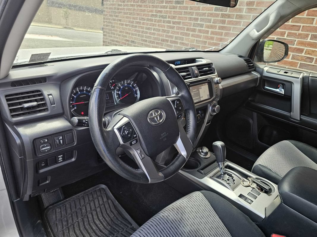 Used 2014 Toyota 4Runner SR5 AWD/4WD image 14