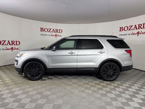 Used 2019 Ford Explorer XLT w/ Equipment Group 202A image 5
