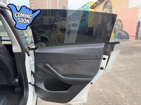 Used 2021 Tesla Model Y Long Range AWD/4WD image 11