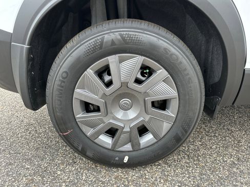 New 2026 Nissan Kicks S image 17