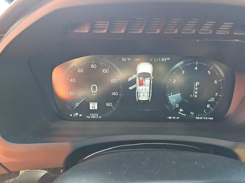 Used 2018 Volvo XC90 T6 Momentum w/ Convenience Package image 8