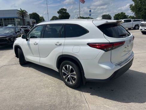 Used 2021 Toyota Highlander XLE FWD image 4