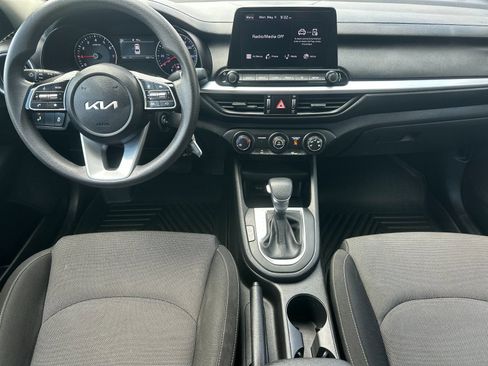 Used 2024 Kia Forte LXS w/ LXS Technology Package FWD image 13
