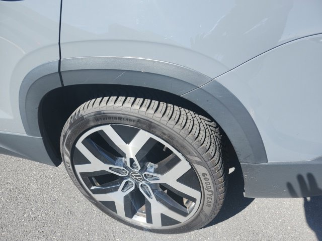 Used 2023 Volkswagen Taos SEL AWD/4WD image 18
