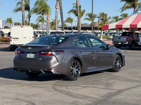 Used 2024 Toyota Camry SE FWD image 5