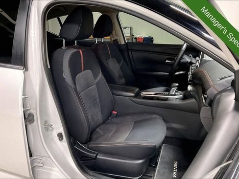 Used 2023 Nissan Sentra SR w/ Midnight Edition Package FWD image 9