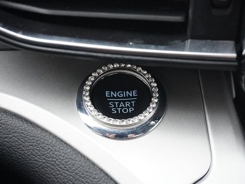 Used 2022 Ford Explorer XLT w/ Equipment Group 202A image 50