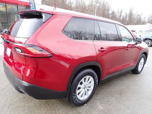 Certified 2024 Toyota Grand Highlander XLE image 4