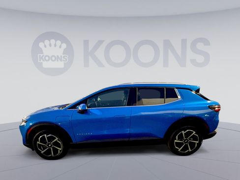 New 2026 Chevrolet Equinox EV LT image 2