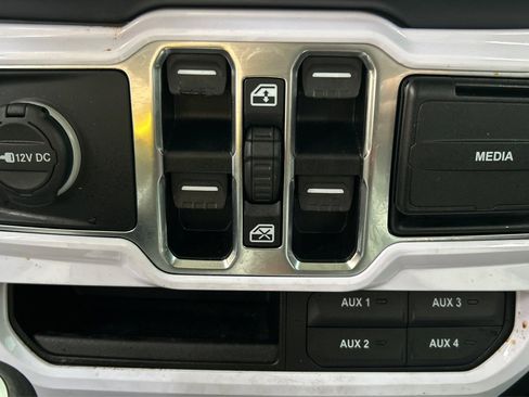 Used 2020 Jeep Wrangler Unlimited Sport image 37